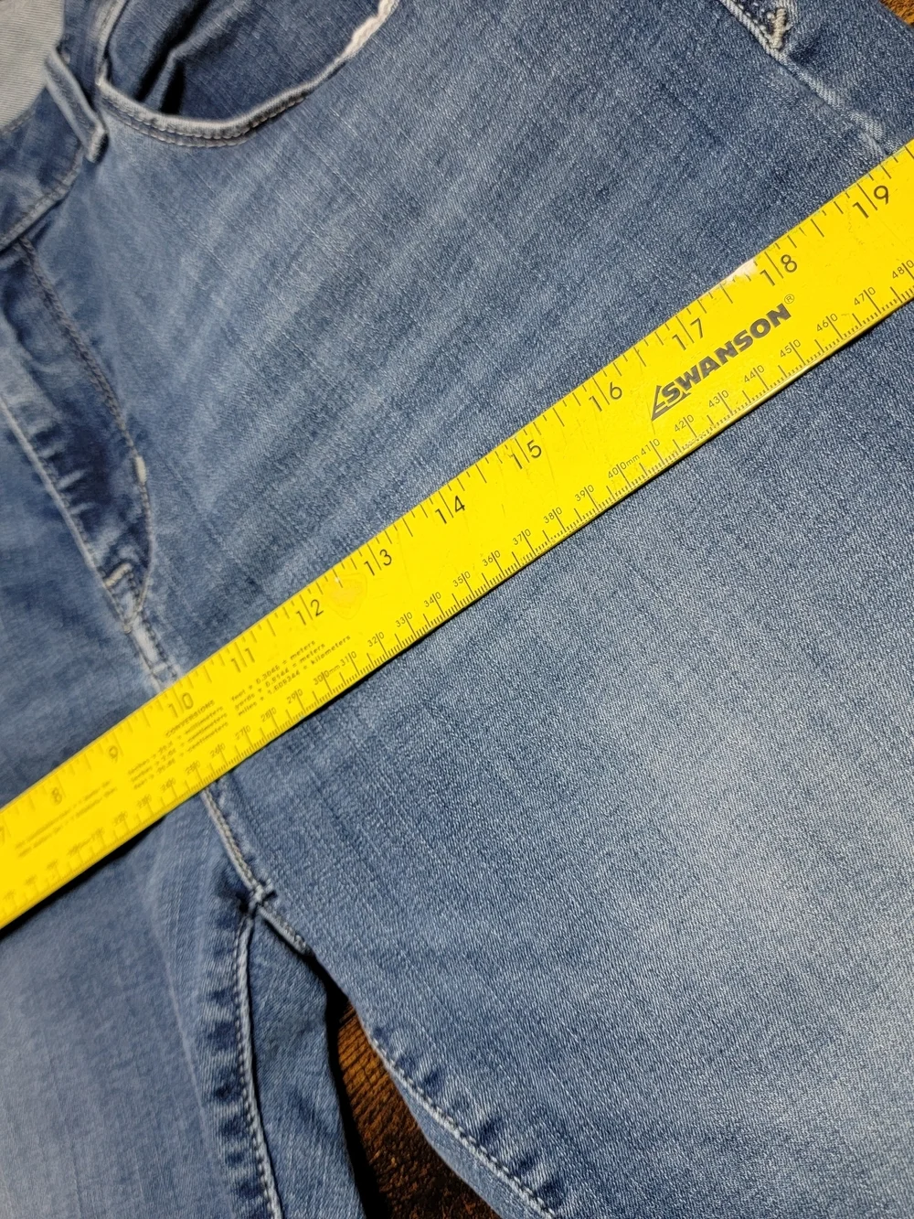 Levi's Classic Mid Rise Skinny Jeans Size 18